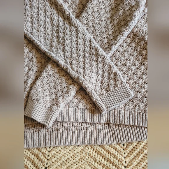 Old Navy Beige Sweater - Picture 2 of 5